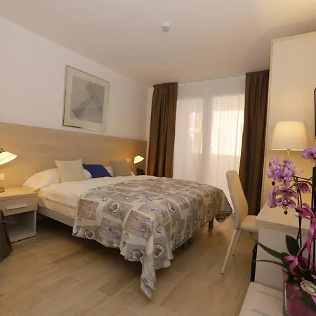 Eldorado, Depandance &